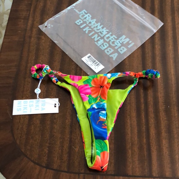 NWT Frankies Bikinis Hope skimpy tropical design bottom - Picture 5 of 14